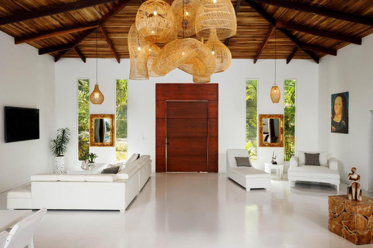 Puerto Viejo de Talamanca Gigi Brown Villa Frida Beachfront מראה חיצוני תמונה