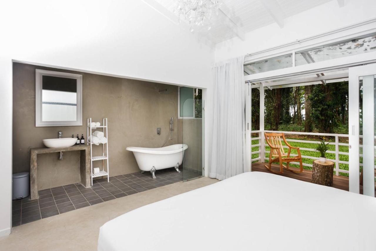 Puerto Viejo de Talamanca Gigi Brown Villa Frida Beachfront מראה חיצוני תמונה